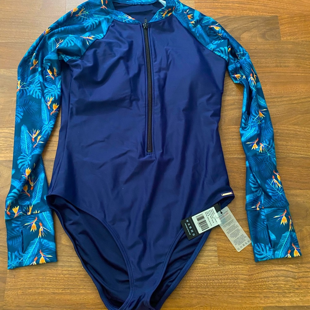 RELLECIGA WOMENS FRONT ZIP UP LONG SLEEVE RASH-GUARD SIZE M